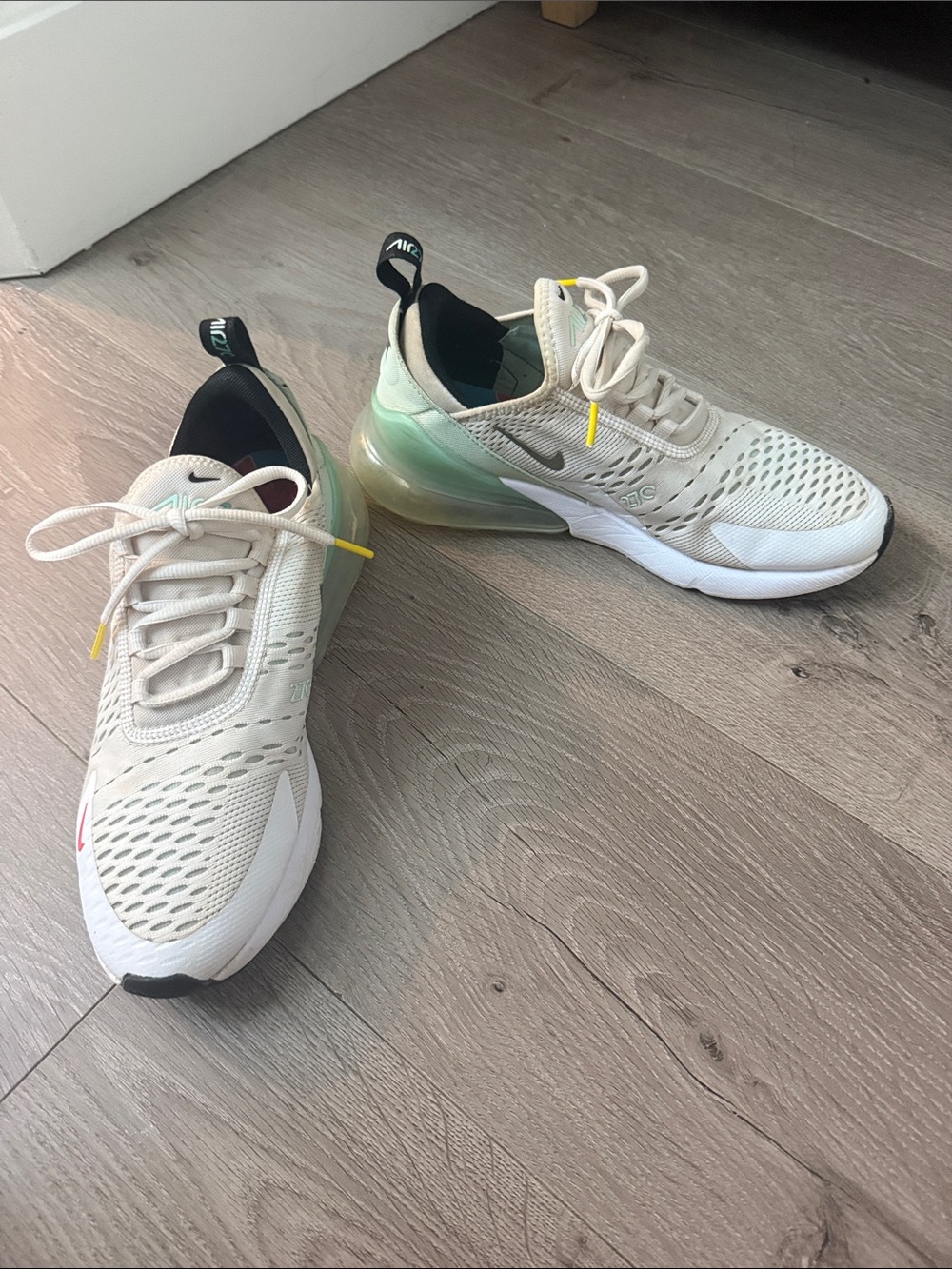 Nike Women’s Cream and Mint Air Max 270 Running Shoes